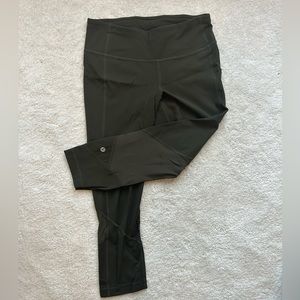 Dark green crop Lululemon leggings size 6.